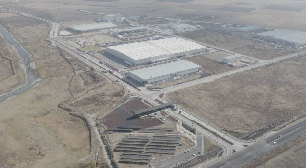 industrial buildings for lease in Mexico uses solar panels for energy supply